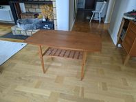 Fint vardagsrumsbord i Teak