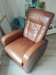 Skinnfåtölj med Recliner – Bra skick