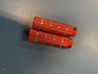 Stuntpegs