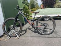 Heldämpad enduro/trail mountainbike. M, 27,5”