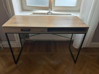 Skrivbord 