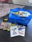 Stor ikeapåse fylld med barnböcker 
