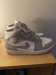 Jordan 1 mid 