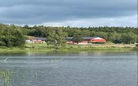 Hjelmgården boxplatser finnes vid Ljungsjön, Falkenberg