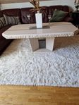 Soffbord i sten