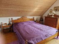 Sängram, sängbord och byrå