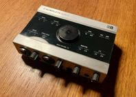 Native Instruments Komplete Audio 6 mk1