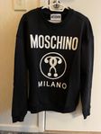 moschino sweatshirt storlek M
