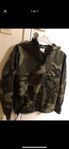 Carthartt camo jacka storlek S