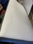 enkelsäng Ikea 90x200 + bäddmadrass 
