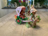 Strawberry Shortcake Horse and carriage