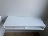 Vägghängd hylla Mistral från ILVA