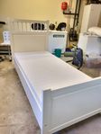 Hemnes säng 