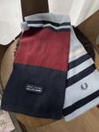 Fred Perry halsduk, samarbete med Comme des Garçons Shirt