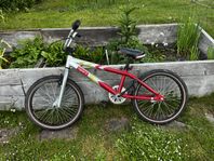BMX med 20 tum hjul