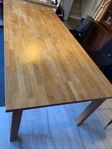 Matbord i ek