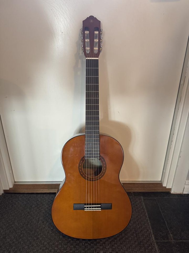 Gitarr - Yamaha CS40