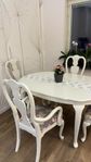 Matgrupp i gustaviansk stil – charmig shabby chic