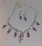 NYA OANVÄNDA Halsband set
