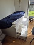 Säng med utdragbar extra säng