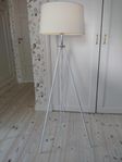 Golvlampa "tripod" i vitt