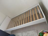 Säng "släkt" från Ikea 