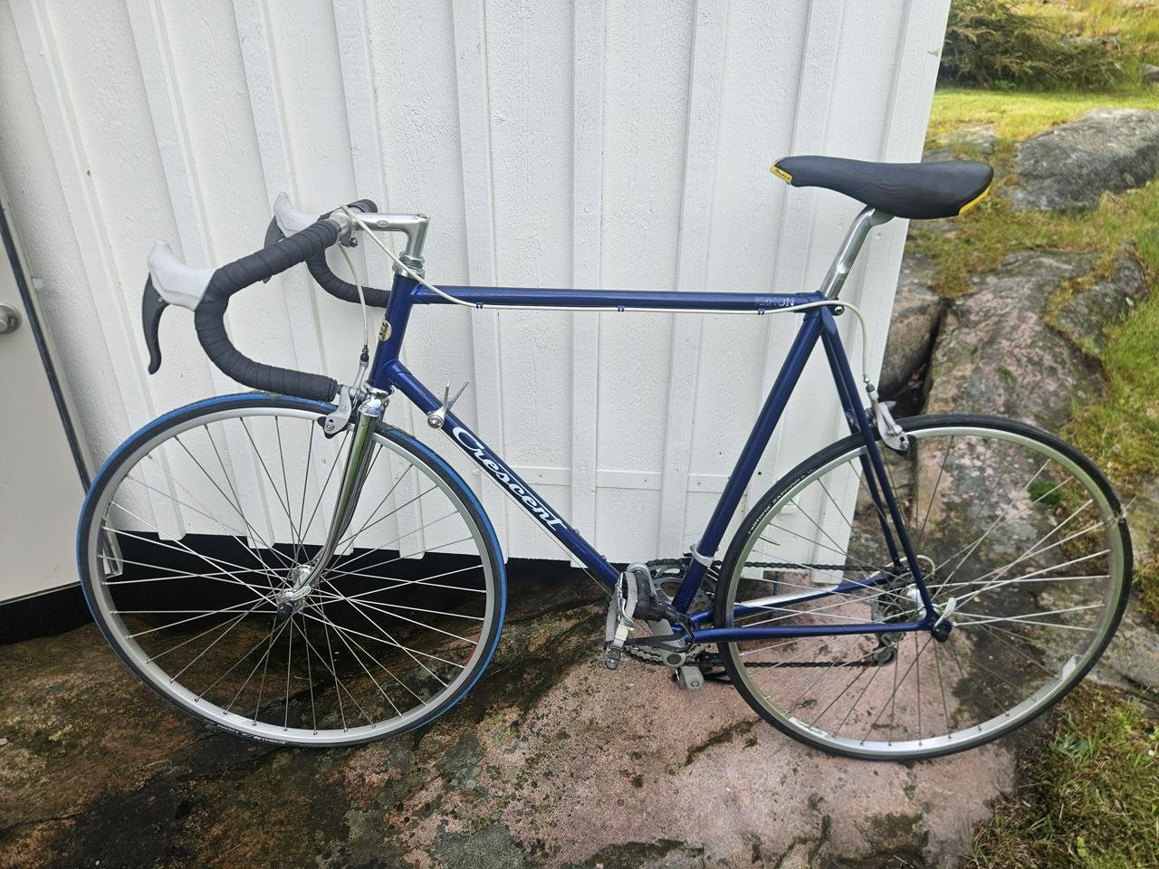 Crescent xenon