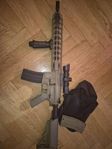 Full metall Airsoft M4A1 med lasersikte och front grip