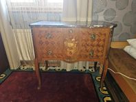 Haupstil gustavians BYRÅ intarsia & stenskiva, mässingbesl