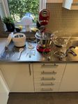 Röd Smeg köksmaskin 4.8 med orginaltillbehör och glassmas