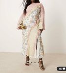 ASOS design curve maxiklänning småblommig strl 50