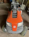 Trädgårdstraktor/gräsklippare Husqvarna TS138L
