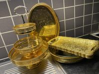 vackra och praktiska serveringsbrickor