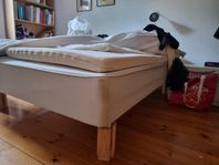 Säng Dux 140 cm bortskänkes