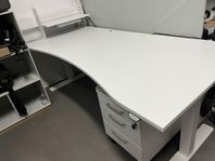 Skrivbord m hurts, 2 st Kinnarps höj och sänkbara