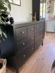 Svart Hemnes byrå säljes