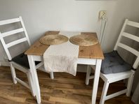 Matbord och stolar