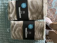 2st kuddfodral från Mio  /Tillsammans 300kr
