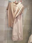 2 plagg! Snygg kombo beige slacks + v-ringad blus köpta tsm