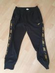 Svarta Nike joggingbyxor