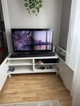 43” 4k TV med TV-bänk