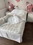 hästenssäng 1500kr sängbord 500kr