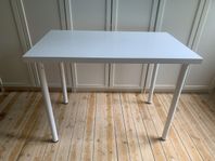 Enkelt matbord- skrivbord 