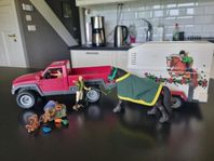 Schleich hästtransport med häst och figurer 