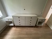 Set med 1 byrå samt 2 st sängbord från Ilva