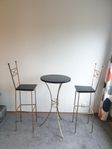 Kaffebord med stolar