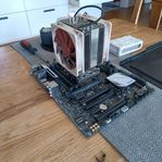 Moderkort + Processor i7 + processorkylare