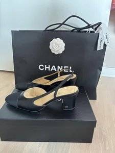 Chanel slingback strl 39,5