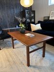 Vintage soffbord i oljad teak