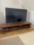 TV-bänk bortskänkes 